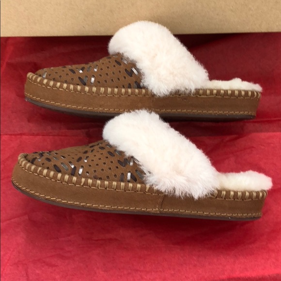 Ugg Aire Tehuano Slippers - Picture 3 of 8